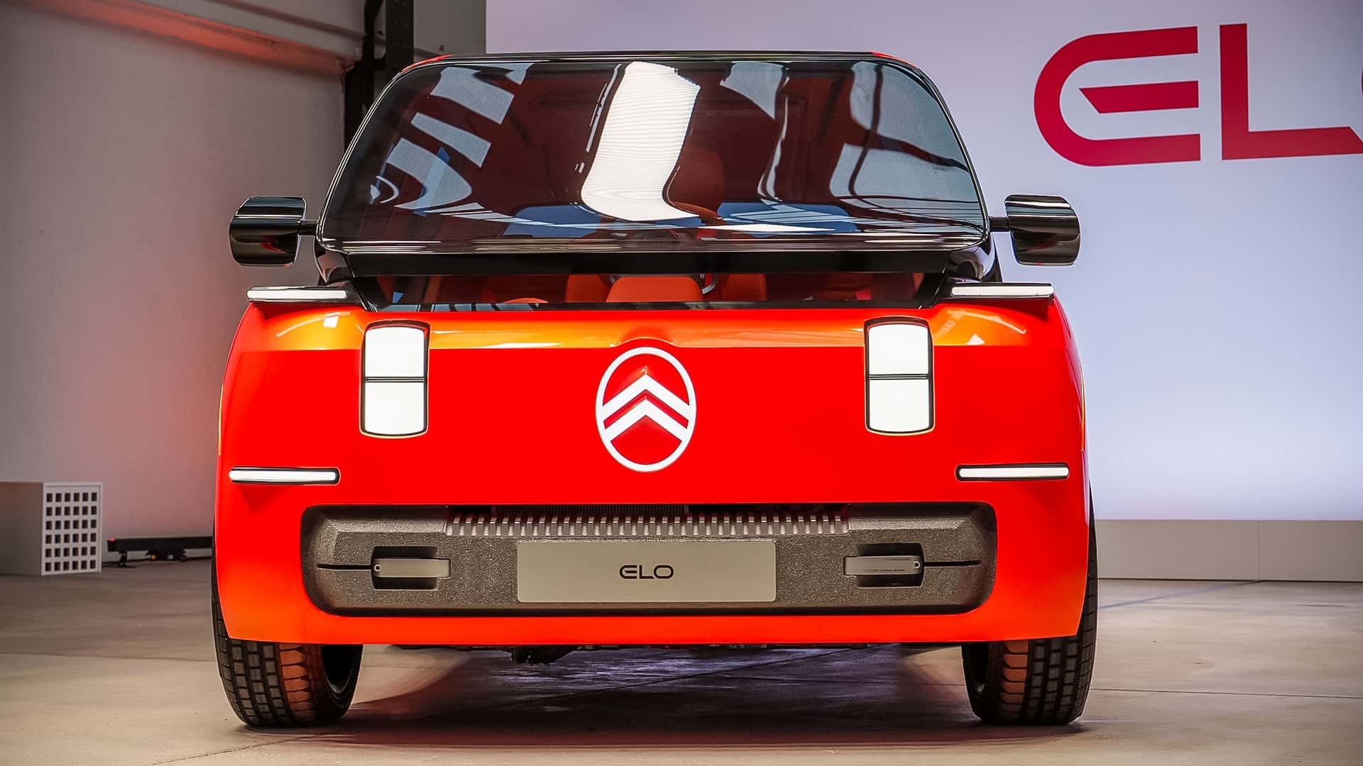 Αυτό είναι το μίνι βαν «transformer» της Citroën 

<p data-wpview-marker=