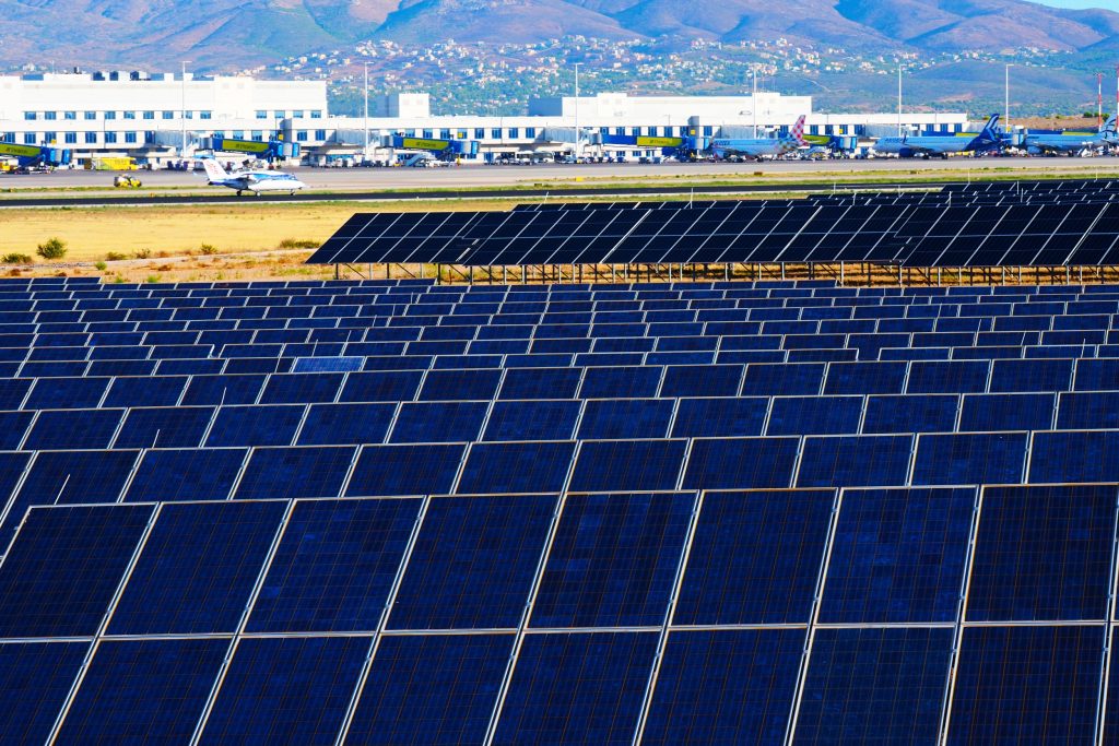 Ενεργειακά αυτάρκης στο 100% ο Διεθνής Αερολιμένας Αθηνών - FinanceNews.gr