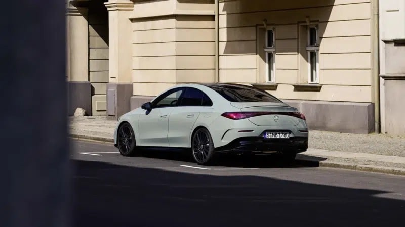 Η υβριδική Mercedes-Benz CLA 220 του 2026 διαθέτει κινητήρα Geely 1.5T με 208 ίππους
