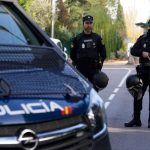 Εκατοντάδες μετανάστες εκδιώχθηκαν από ένα πρώην λύκειο στην Ισπανία όπου είχαν βρει καταφύγιο