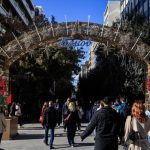 Ανοικτά τα καταστήματα σήμερα, σε ρυθμούς εορταστικού ωραρίου η κυριακάτικη αγορά