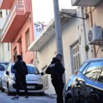 Οικογενειακή τραγωδία στην Κυψέλη: Άνδρας μαχαίρωσε τη σύζυγό του και αυτοκτόνησε πέφτοντας από την ταράτσα – Η γυναίκα δίνει μάχη να κρατηθεί στη ζωή