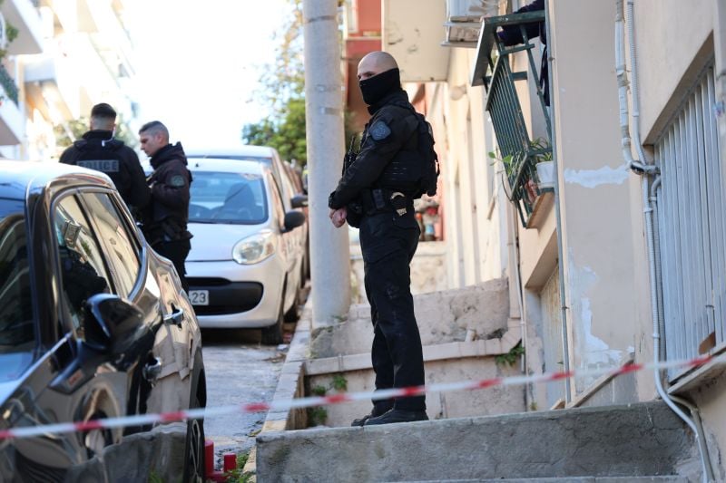 «Δεν άντεχα άλλο αυτό που βίωνα» έγραφε ο 74χρονος αυτόχειρας στο σημείωμα που άφησε αφού μαχαίρωσε τη συζυγό του στου Γκύζη