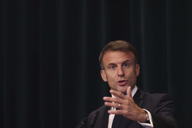 Μακρόν: Οι κυρώσεις πλήττουν την ρωσική οικονομία