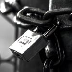 ΗΠΑ: Οι δασμοί και ο πληθωρισμός πυροδοτούν αύξηση πτωχεύσεων στον βιομηχανικό και λιανικό τομέα