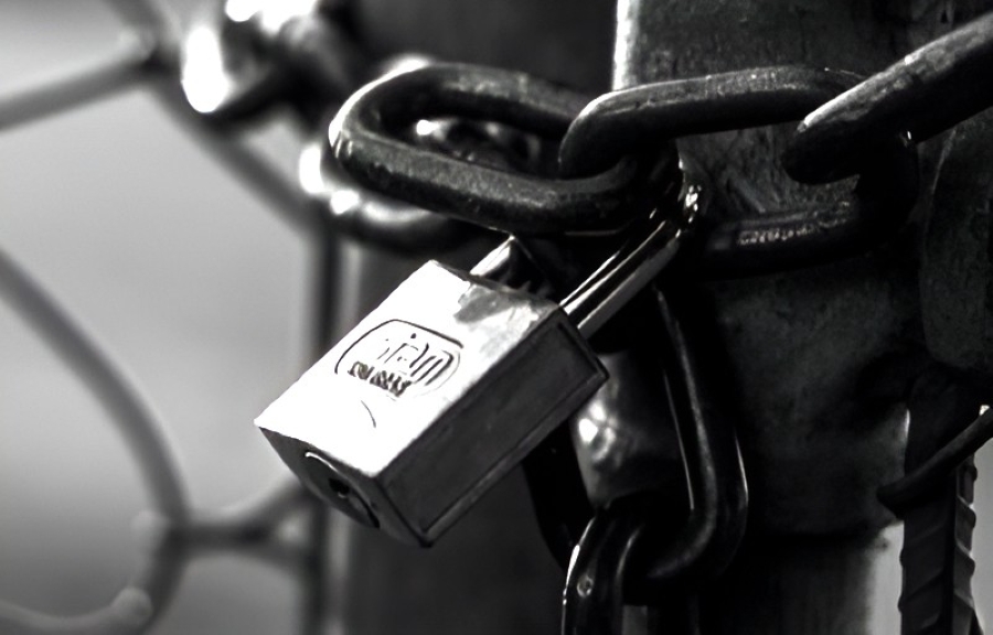 ΗΠΑ: Οι δασμοί και ο πληθωρισμός πυροδοτούν αύξηση πτωχεύσεων στον βιομηχανικό και λιανικό τομέα