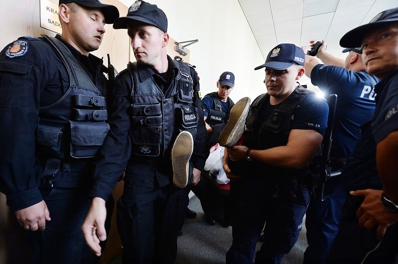 Τρεις Ουκρανοί προφυλακίστηκαν για ηλεκτρονική πειρατεία στην Πολωνία