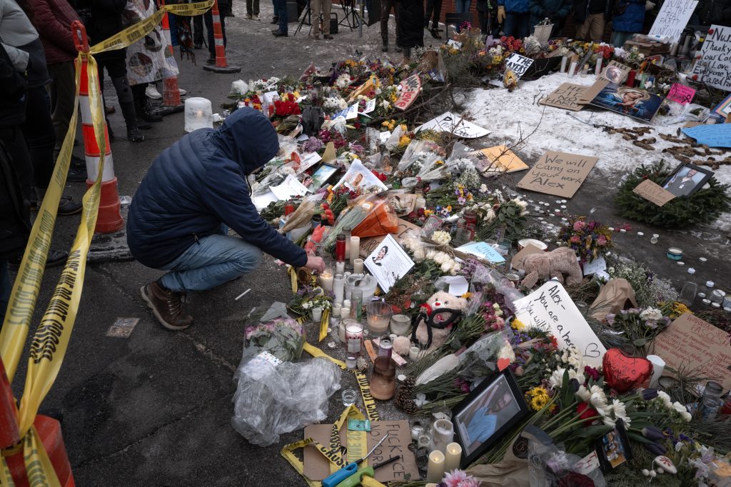 ΗΠΑ: Πένθος και οργή στη Μινεάπολη μετά τους δύο θανάτους πολιτών από σφαίρες της ICE