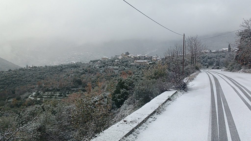 Στα λευκά ντύθηκαν τα «πισινοχώρια» του Ταϋγέτου