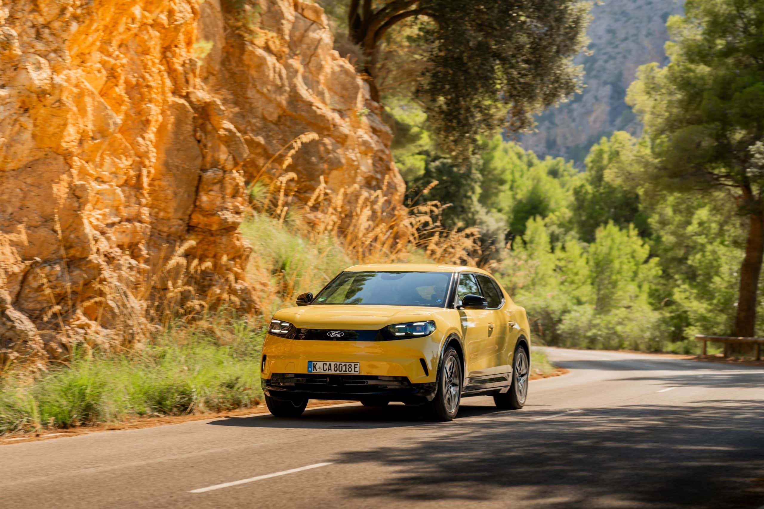 Νέες αναβαθμισμένες εκδόσεις για τα αμιγώς ηλεκτρικά Ford Explorer και Capri