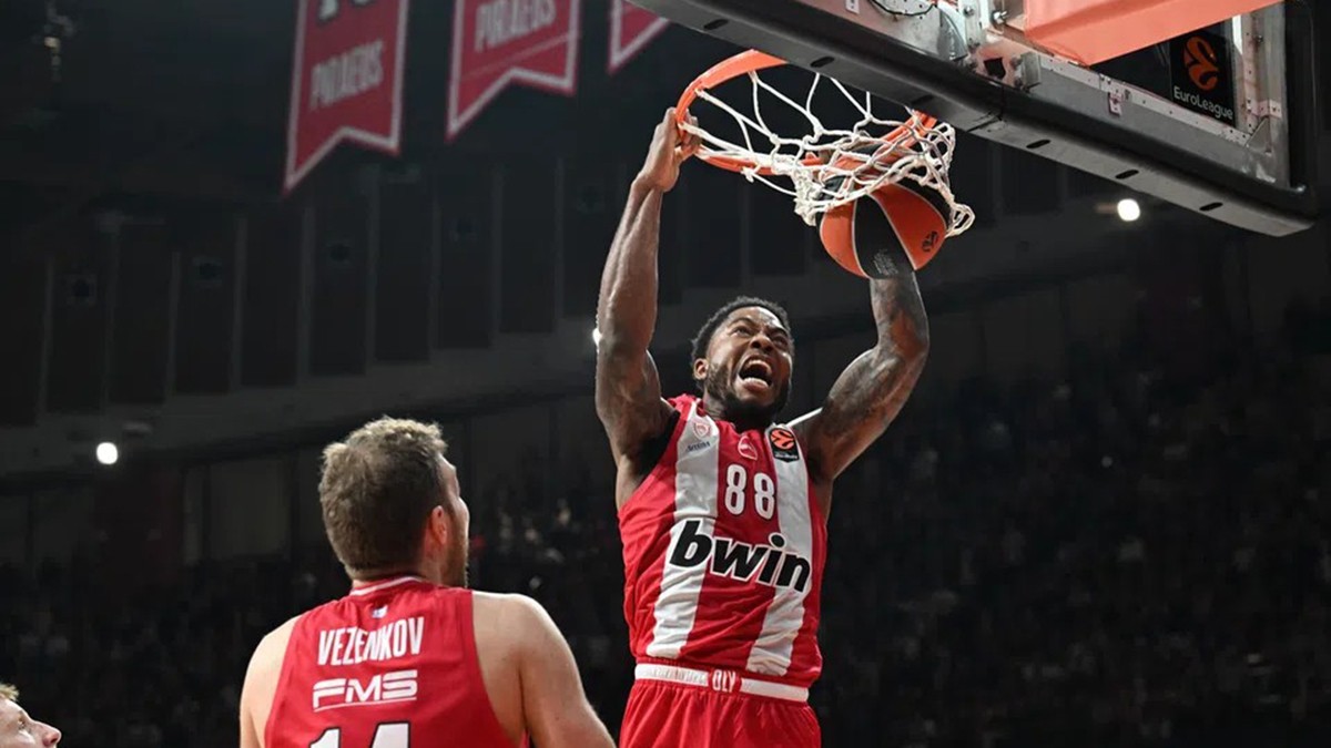 Προσοχή δαγκώνουν: Τζόι Ντόρσεϊ το 2012, Ταϊρίκ Τζόουνς το 2026