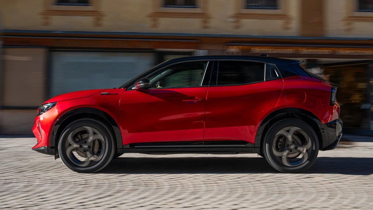 Νέα Alfa Romeo Junior 2026: Η έκδοση Ti ανεβάζει επίπεδο