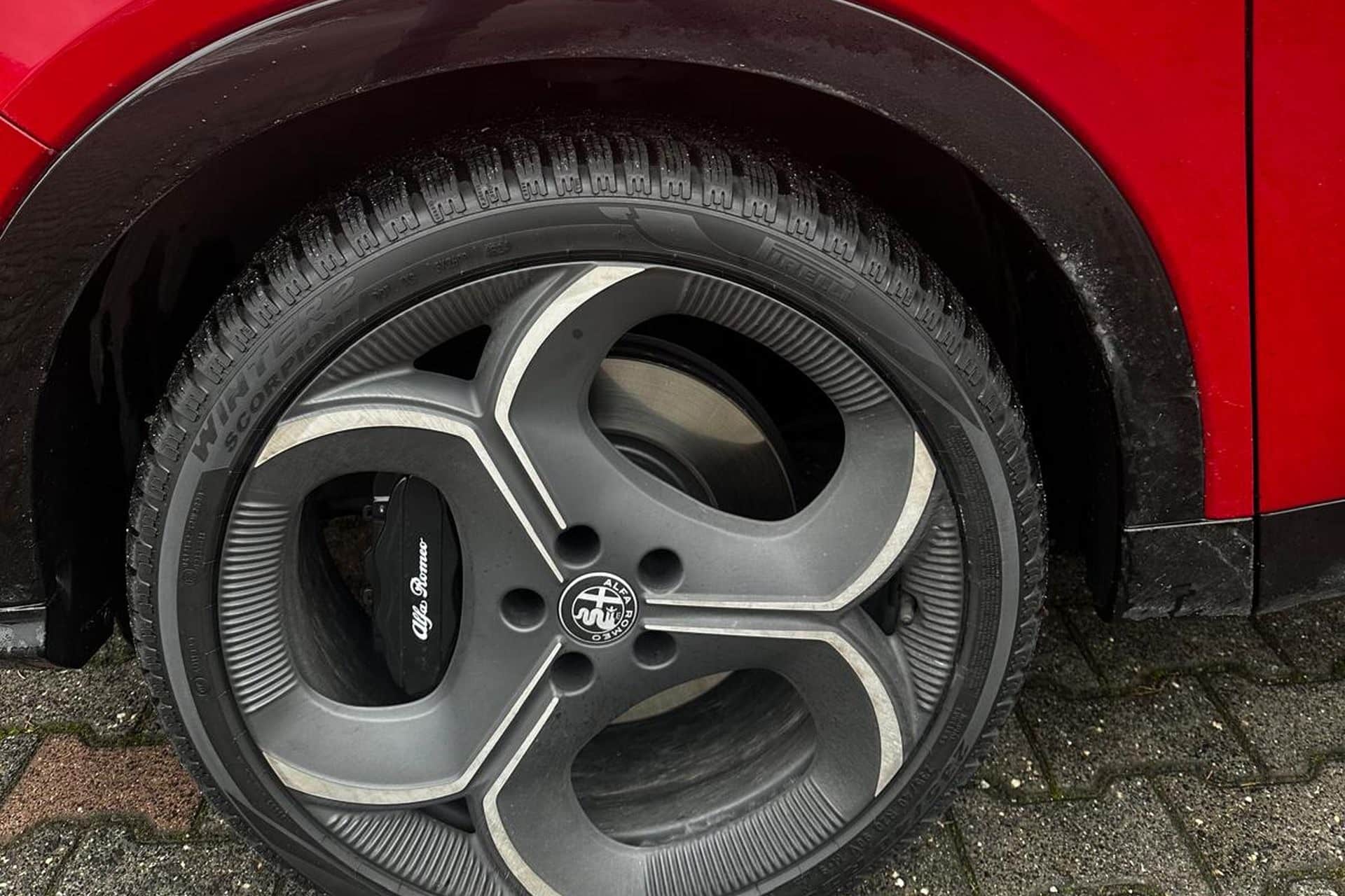 Η Alfa Romeo αλλάζει τα πάντα: Η Tonale PHEV δείχνει τον νέο δρόμο