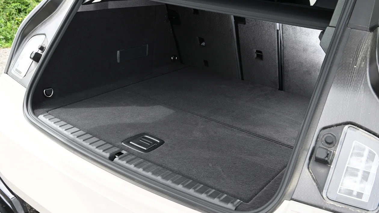 BMW iX: Το ηλεκτρικό SUV που επαναπροσδιορίζει την πολυτέλεια, την άνεση και την αυτονομία