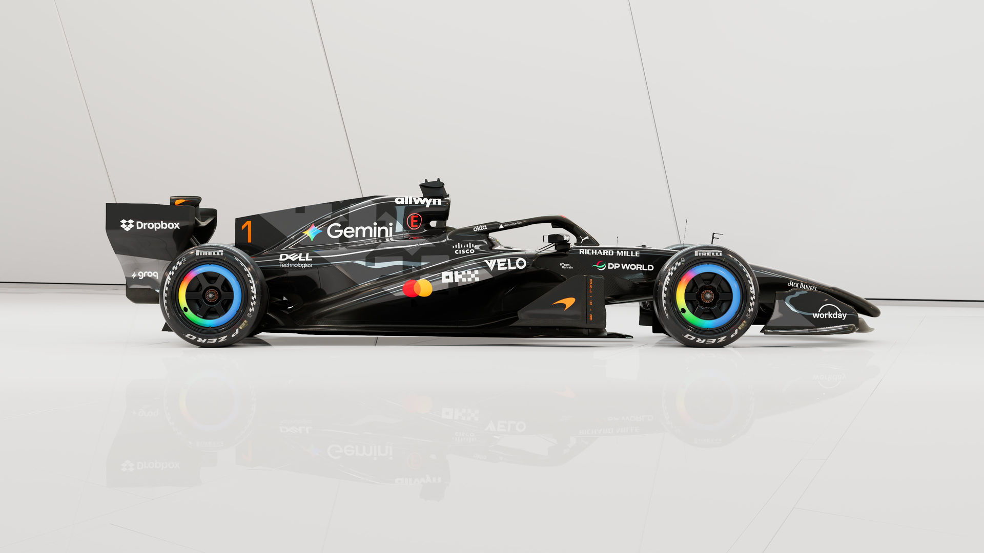 F1 McLaren MCL40 test livery (4) F1 McLaren MCL40 test livery (4)