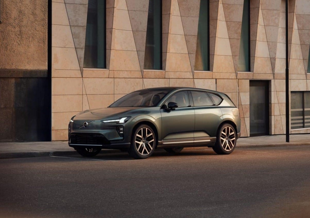 Volvo EX60 vs BMW iX3, Mercedes GLC EV και Audi Q6 E-Tron