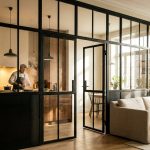 Τέλος εποχής για την «Ενιαία Κουζίνα»; Γιατί επιστρέφει η μόδα του χωριστού δωματίου