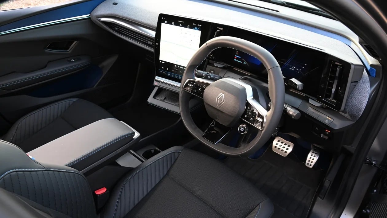 Kia EV4 vs Renault Megane E-Tech: Ποιο ηλεκτρικό hatchback είναι καλύτερο;