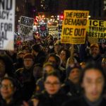 Πράκτορας της Υπηρεσίας Μετανάστευσης (ICE) σκότωσε γυναίκα κατά τη διάρκεια επιχείρησης στη Μινεάπολη – Σοκαριστικό βίντεο