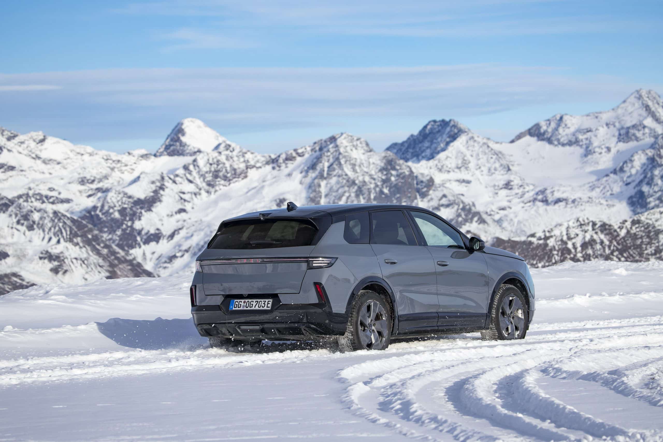 Νέο Opel Grandland Electric AWD: Οδηγική απόλαυση - Δείτε πόσο κάνει