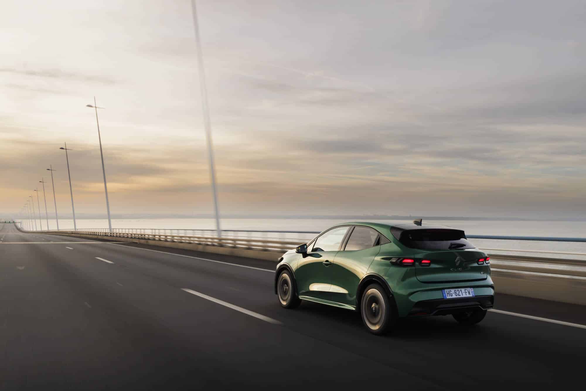 Η νέα 6η γενιά του Renault Clio στην Ελλάδα από €20.900 - Δείτε εκδόσεις και τιμές