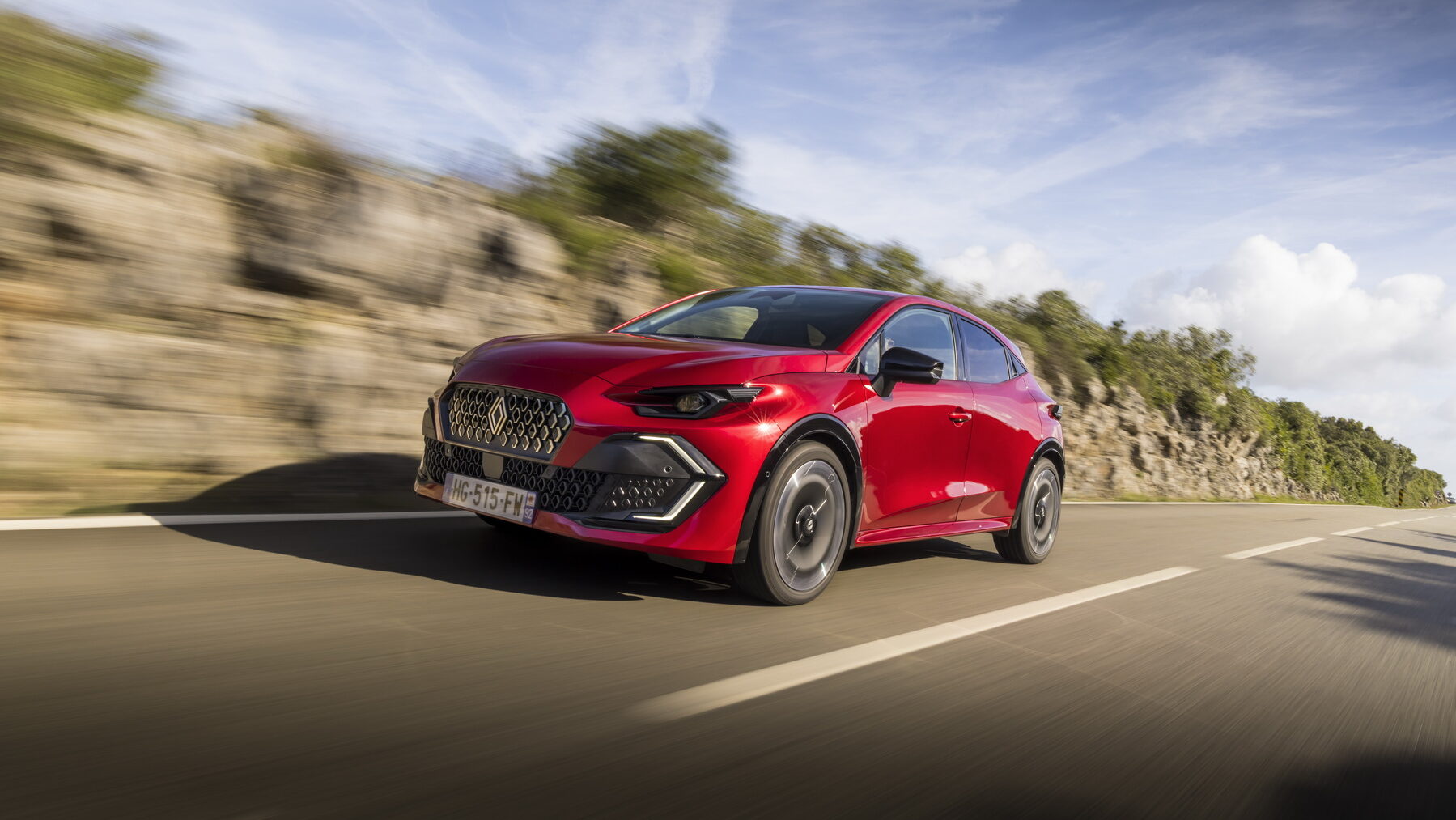 Renault Clio full hybrid E Tech (6) Renault Clio full hybrid E Tech (6)