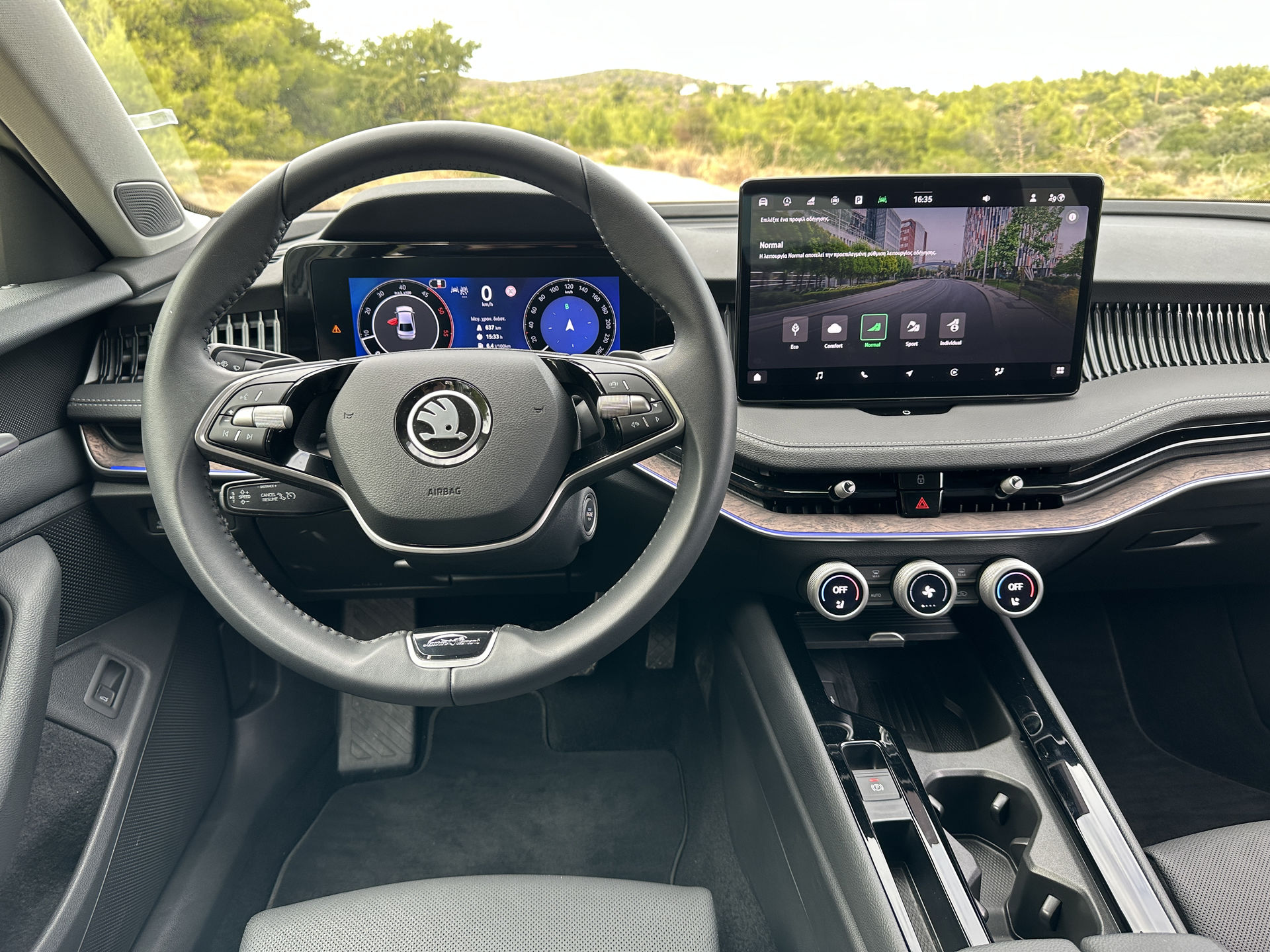 Skoda Superb Laurin & Klement test 10.2025 (153) Skoda Superb Laurin & Klement test 10.2025 (153)