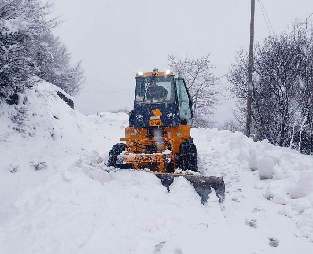 Δήμος Αργιθέας: Σε πλήρη δράση για την αντιμετώπιση προβλημάτων σε Κοινότητες, οδικό δίκτυο και κτηνοτροφικές εγκαταστάσεις