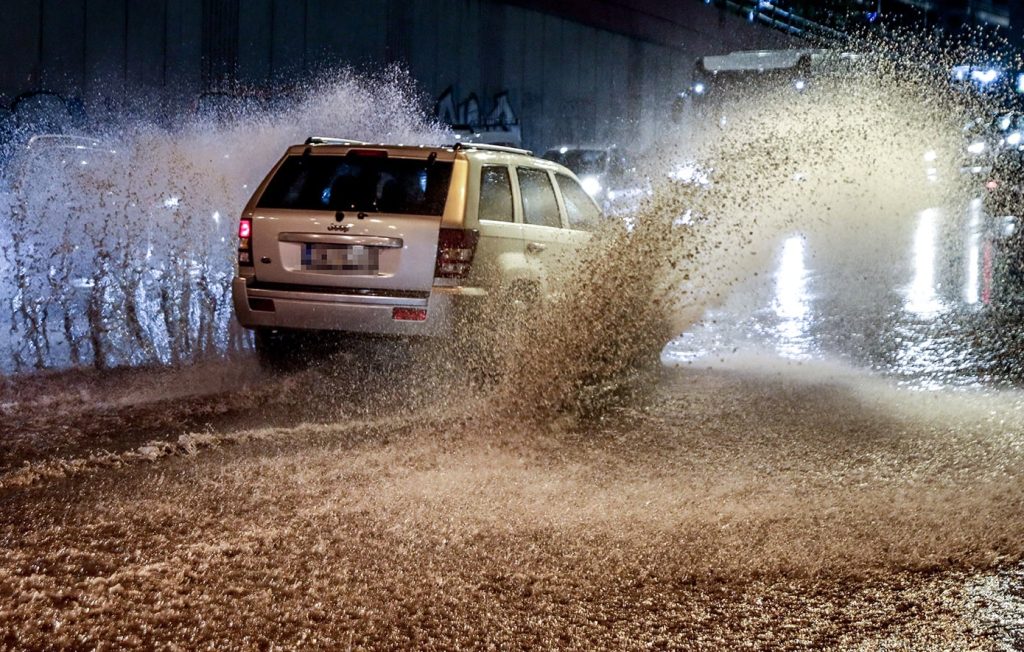 Καιρός: Βροχές και καταιγίδες κατά τόπους ισχυρές