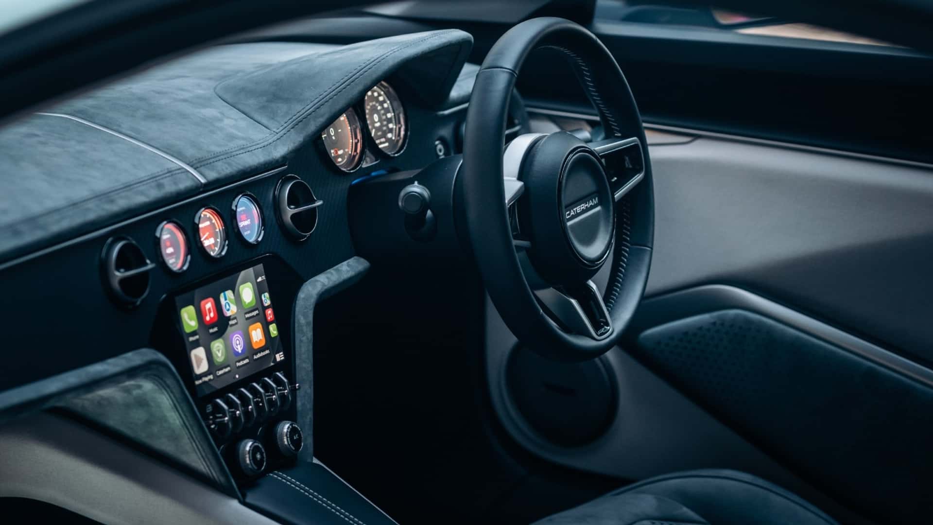 Η «μικρή» Caterham κάνει αυτό που δεν έκανε η Tesla