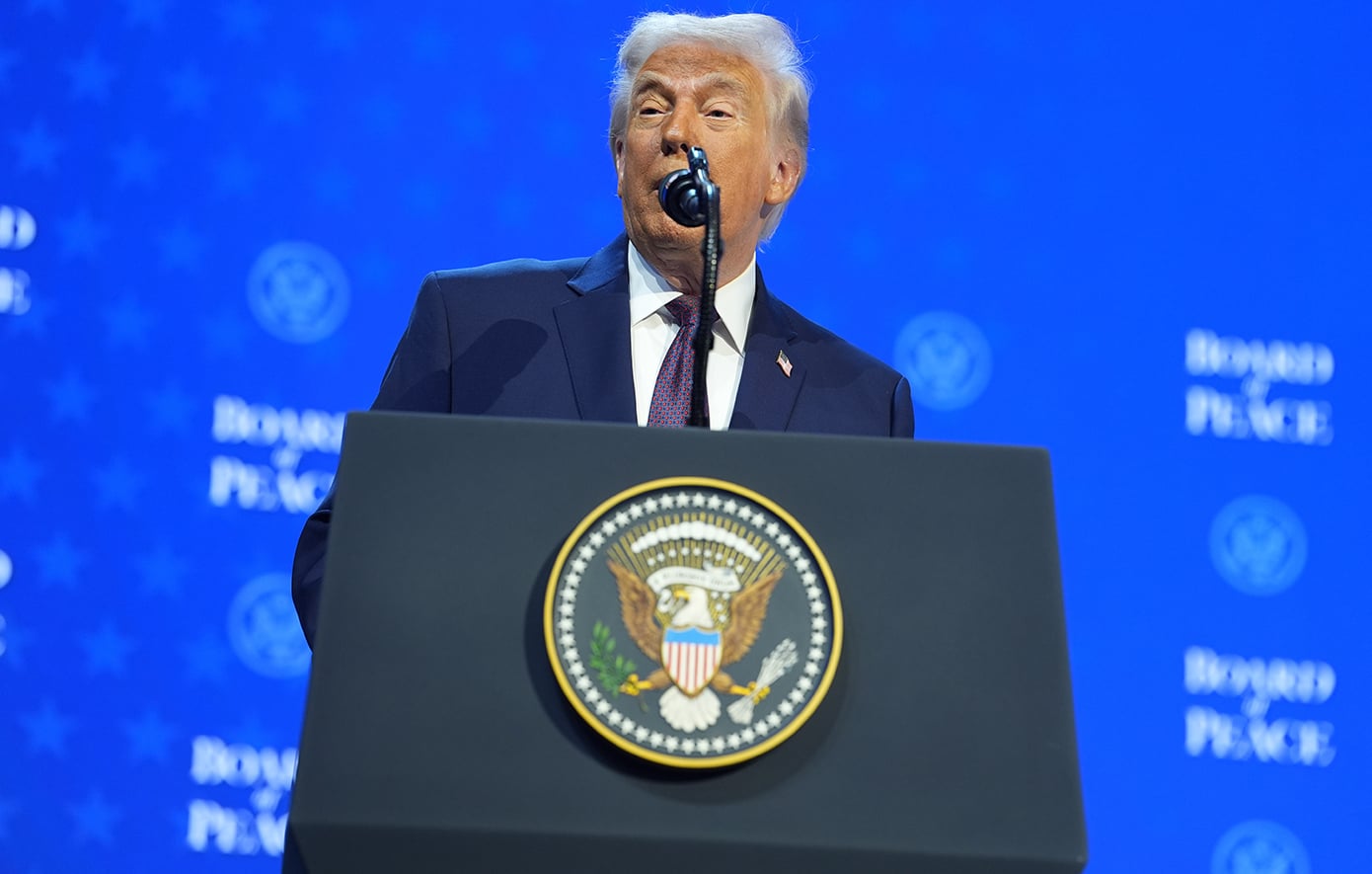 Τραμπ: Το Ιράν θέλει συμφωνία – Μια μεγάλη αρμάδα κατευθύνεται στην περιοχή