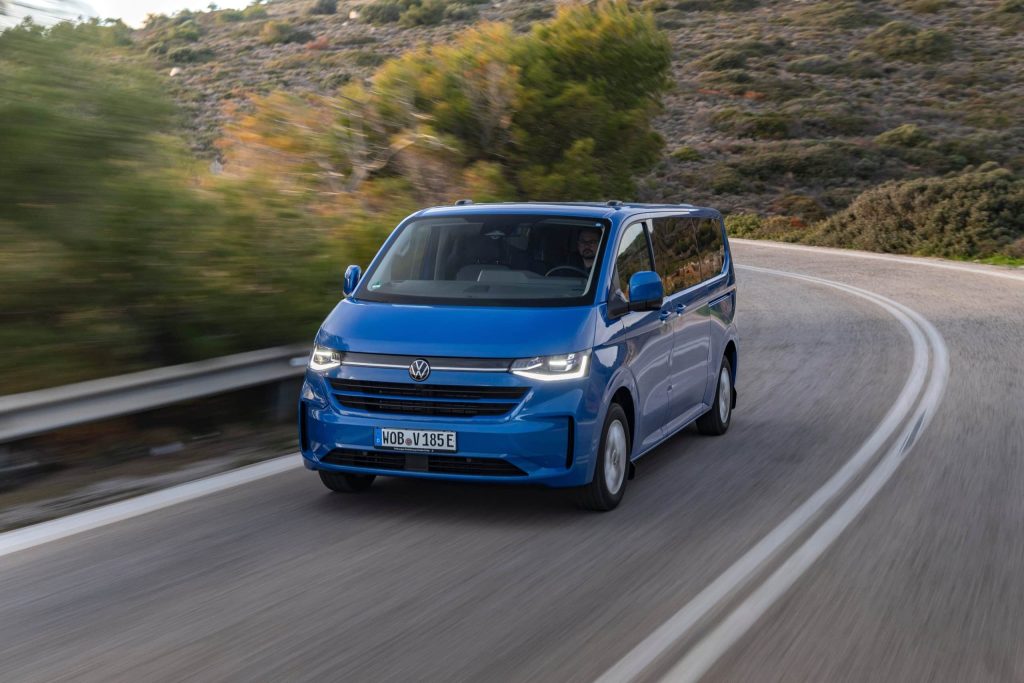 Αναβαθμισμένα Volkswagen e-Transporter και e-Caravelle: Πιο μακριά, πιο γρήγορα, με μεγαλύτερη ασφάλεια