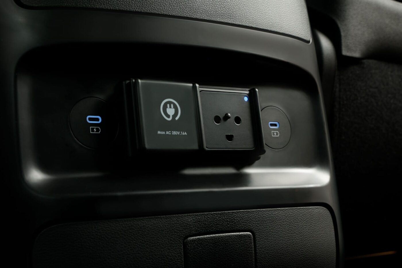 Hyundai Staria Electric: Το φουτουριστικό ηλεκτρικό βαν έρχεται Ευρώπη με 218 PS και φόρτιση-αστραπή