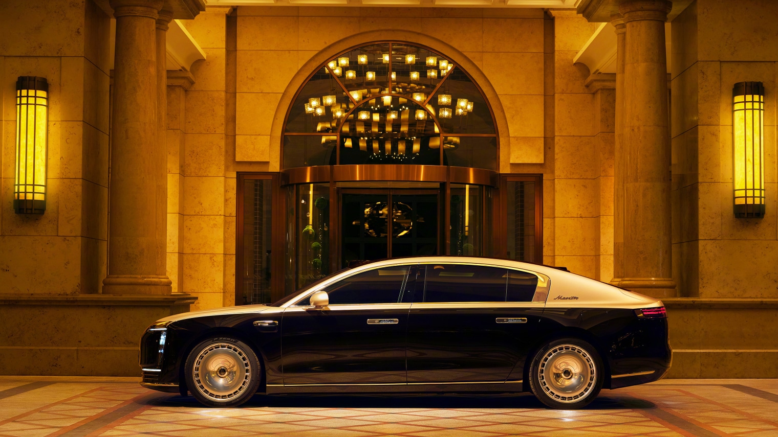 Huawei εναντίον Porsche: Το Maextro S800 σαρώνει την κινεζική αγορά πολυτελών sedan και αφήνει πίσω Panamera, BMW Σειρά 7 και Maybach