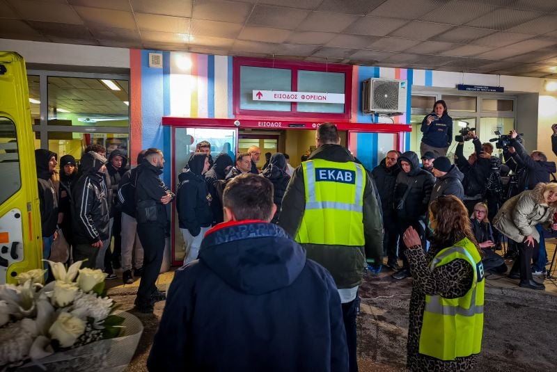 Στη Νευροχειρουργική του «Παπαγεωργίου» παραμένει ο 20χρονος φίλος του ΠΑΟΚ, με τους γιατρούς σε εγρήγορση – Η κατάσταση των άλλων δύο τραυματιών