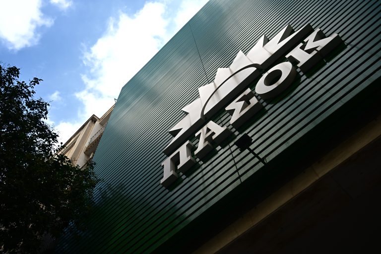 ΠΑΣΟΚ: Η κυβέρνηση οφείλει να ενημερώσει για τους λόγους της πρωτοφανούς κατάρρευσης της εναέριας κυκλοφορίας και να αναλάβει τις ευθύνες της