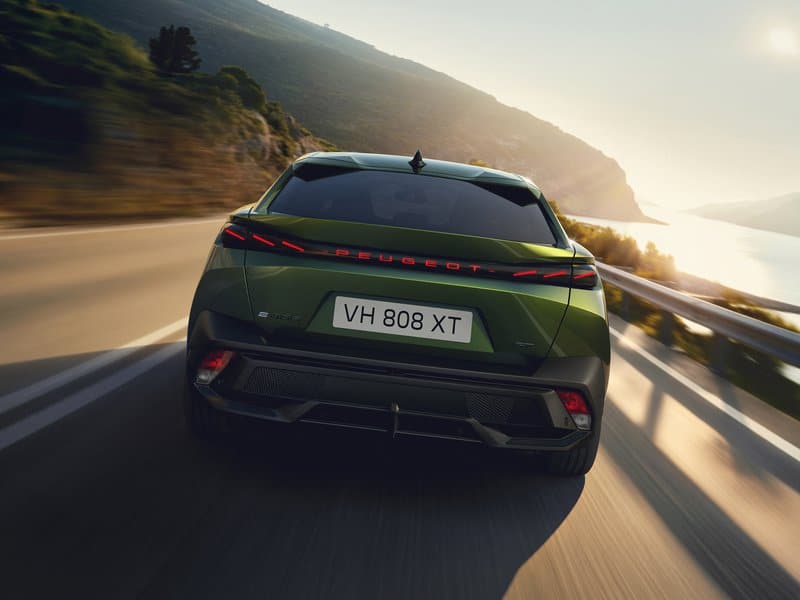 Αυτό είναι το νέο Peugeot 408 - Πότε φθάνει Ελλάδα