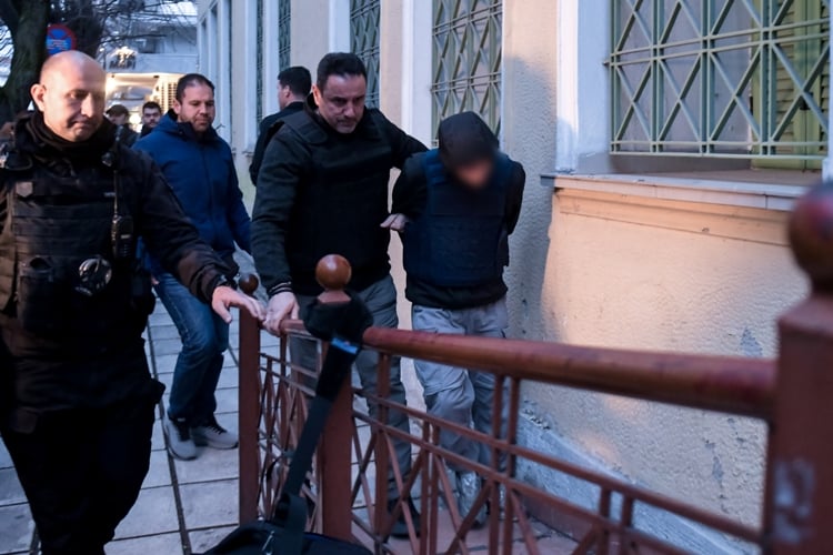 Απολογείται ο 16χρονος για τον φονικό ξυλοδαρμό του 17χρονου στις Σέρρες – «Θέλω να ανοίξω μια τρύπα να κρυφτώ» λέει η μητέρα του