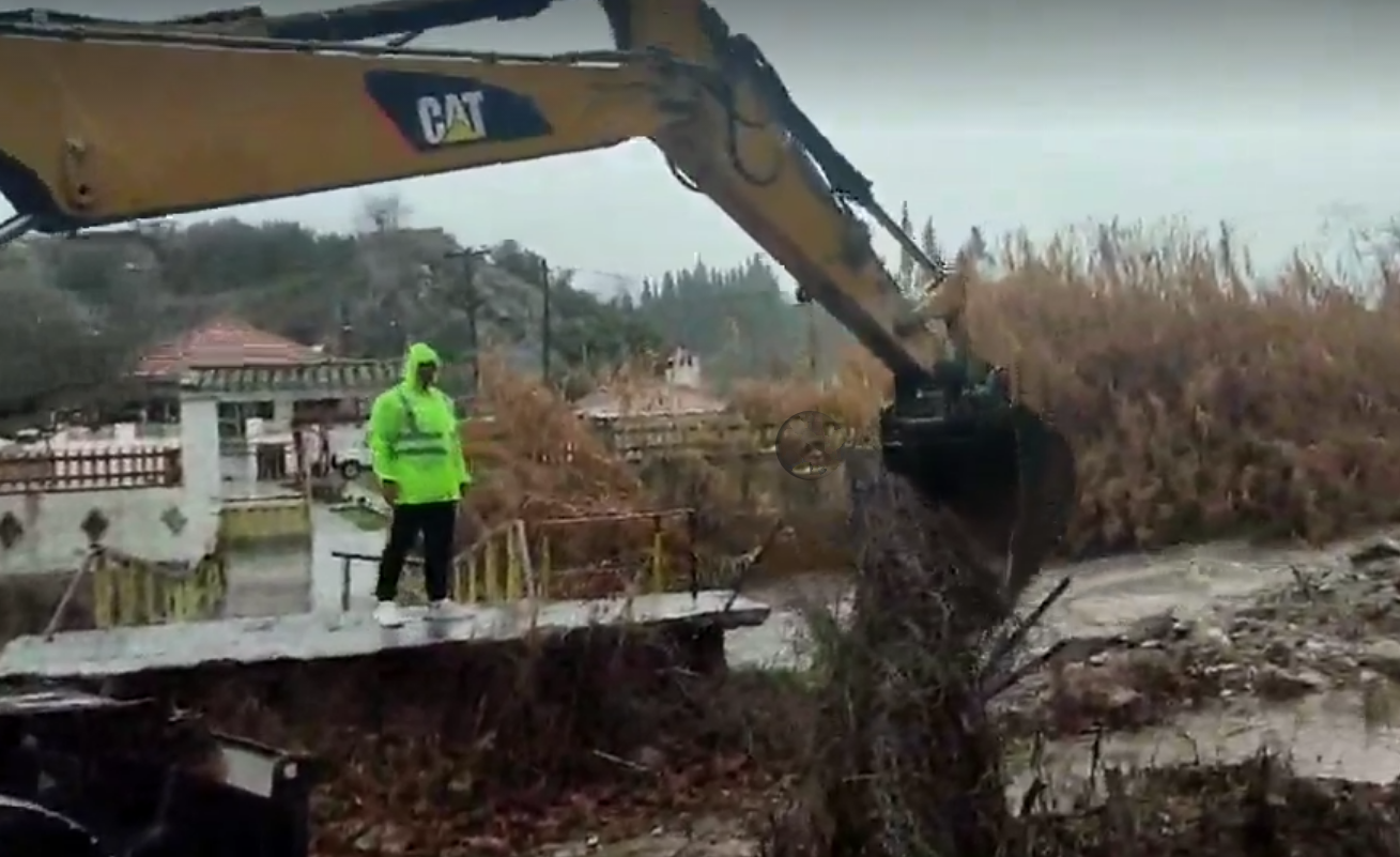 Σέρρες: Απαγόρευση κυκλοφορίας οχημάτων στην Σιντική λόγω έντονης βροχόπτωσης – Απεγκλωβίστηκε ζευγάρι κτηνοτρόφων στην Φαιά Πέτρα