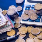 Προϋπολογισμός: Πρωτογενές πλεόνασμα 8 δισ. ευρώ το 2025 – Εισπράξεις φόρων 451 εκατ. ευρώ πάνω από τον αναθεωρημένο στόχο