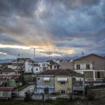 Καιρός: Βροχές με σταδιακή εξασθένηση και πτώση της θερμοκρασίας