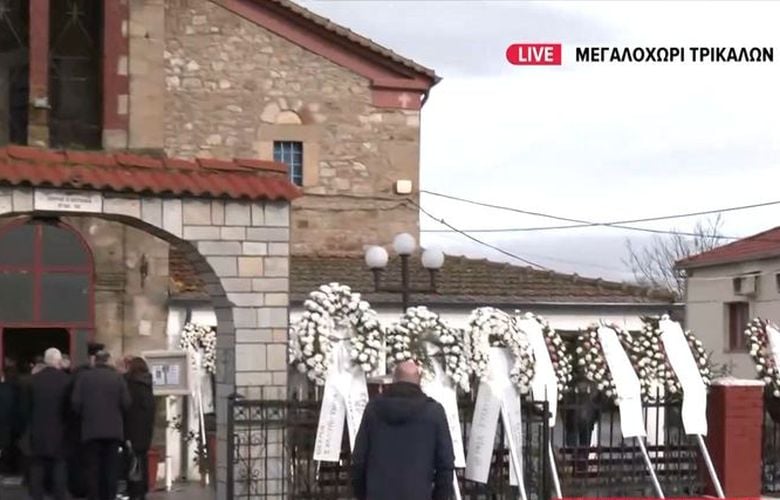 Σε βαρύ πένθος οι κηδείες των τριών γυναικών που έχασαν τη ζωή τους στην μπισκοτοβιομηχανία στα Τρίκαλα