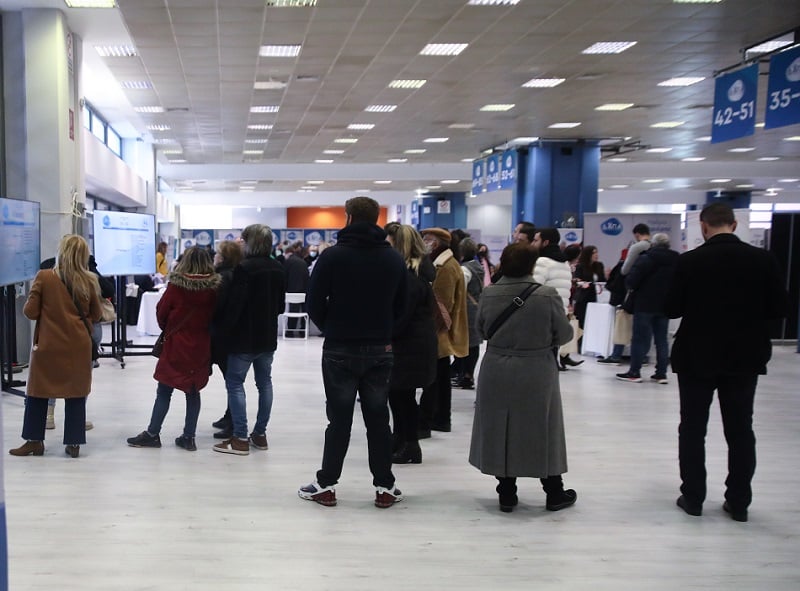 Στο χαμηλότερο σημείο από το 2008 η ανεργία – Υποχώρησε στο 7,5% τον Δεκέμβριο