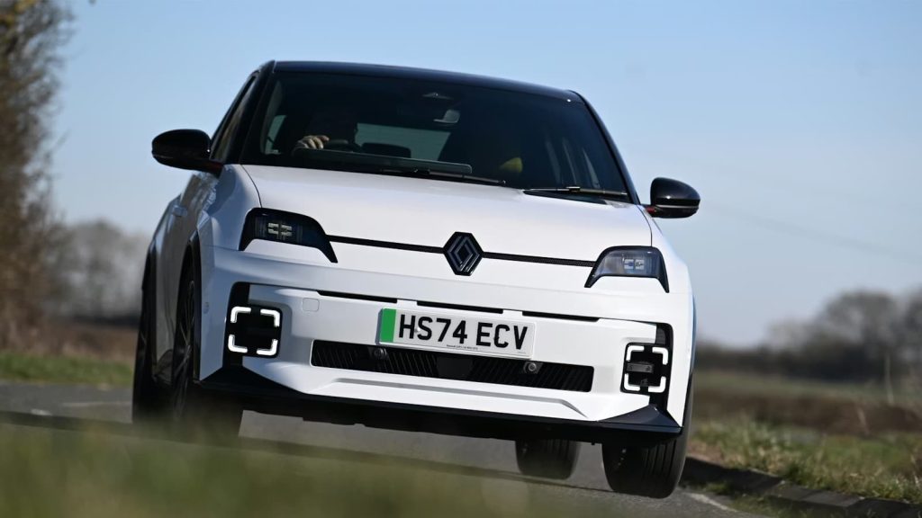 Renault 5 E-Tech vs MG4 Urban: Άλλα κόλπα