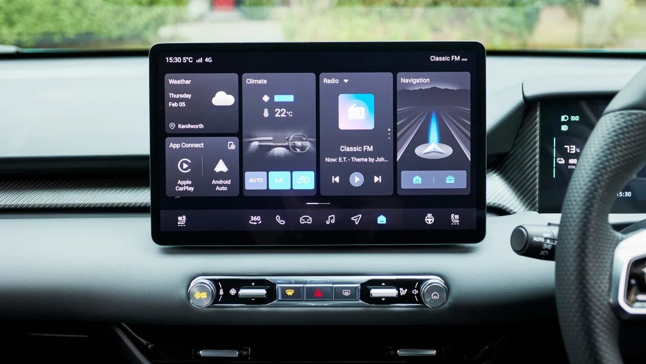 Νέο MG4 2026: Έγινε Premium, έμεινε προσιτό