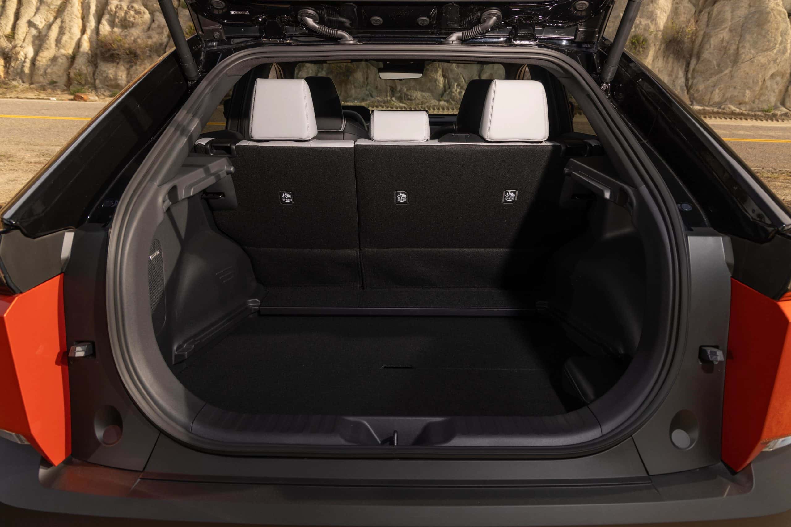 Subaru Uncharted EV: Το ηλεκτρικό SUV που πάει εκεί που τα άλλα σταματούν