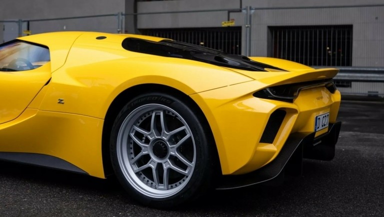 Capricorn 01 Zagato: Τα αναλογικά υπερ-αυτοκίνητα επιβιώνουν ακόμη...