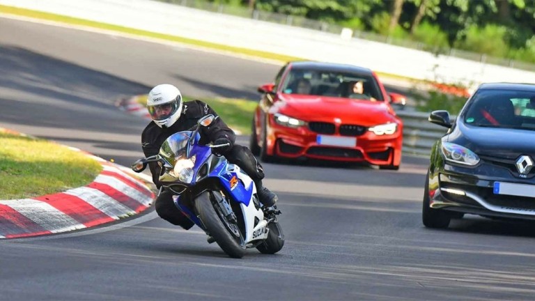 Αναβάτης μαζεύει υπογραφές για να επιστρέψουν οι μοτοσικλέτες στην «Πράσινη Κόλαση»