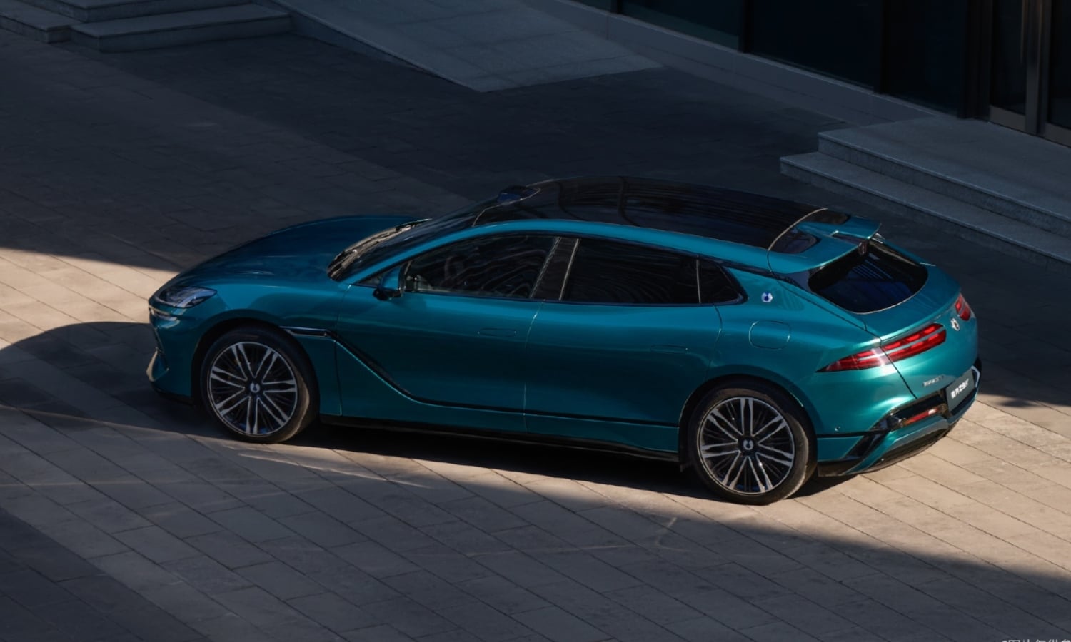 Νέο Denza Z9 GT: Το «καυτό» ηλεκτρικό station wagon που «τερματίζει» τα πάντα