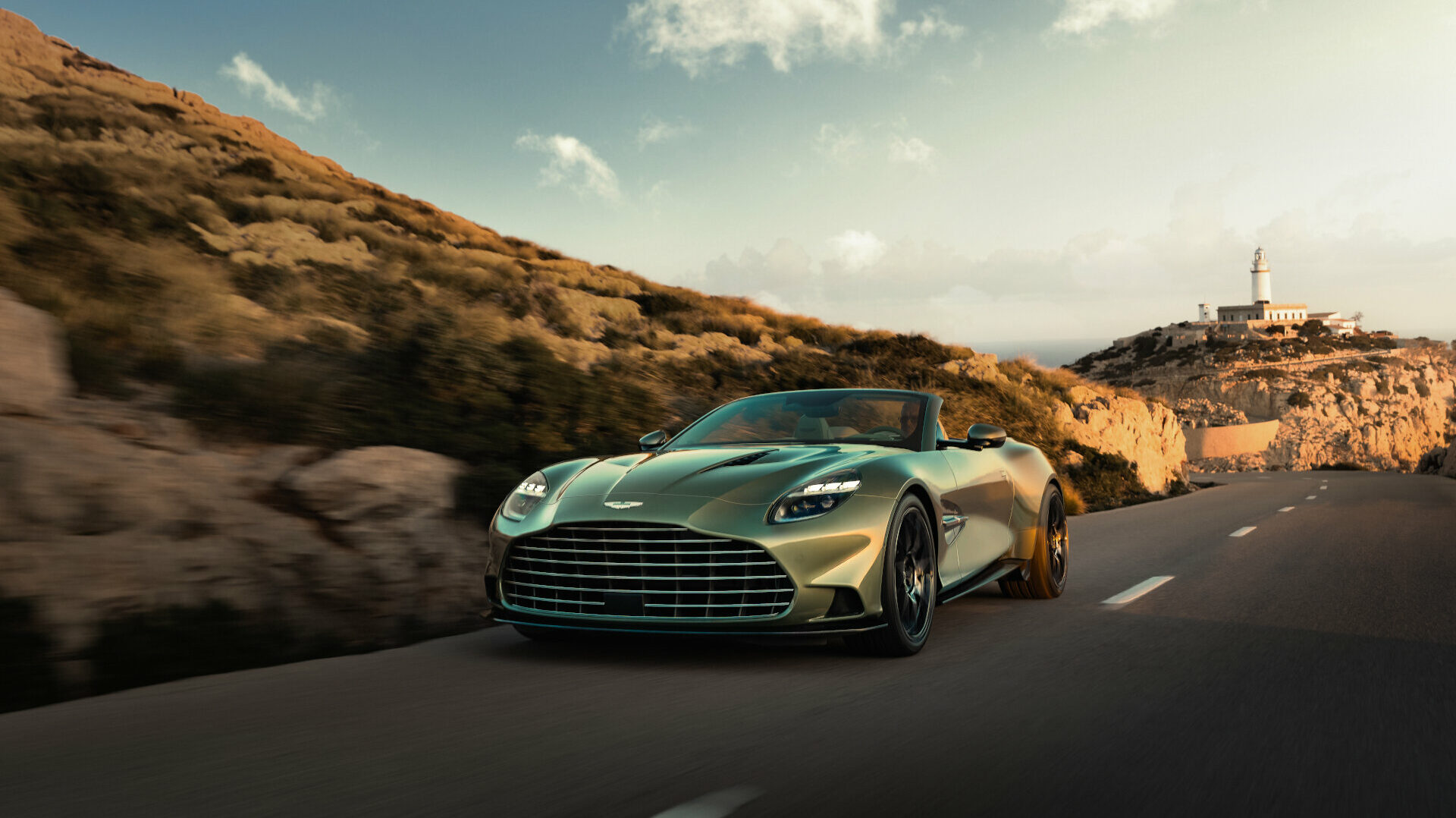 Aston Martin Vanquish Volante 01